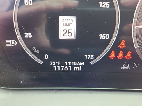 Used 2024 Porsche Cayenne Coupe image 21