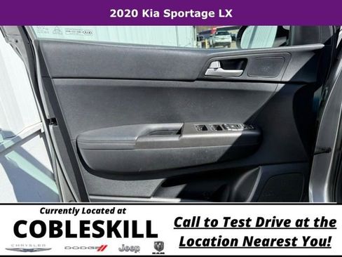 Used 2020 Kia Sportage LX w/ LX Popular Package AWD/4WD image 8