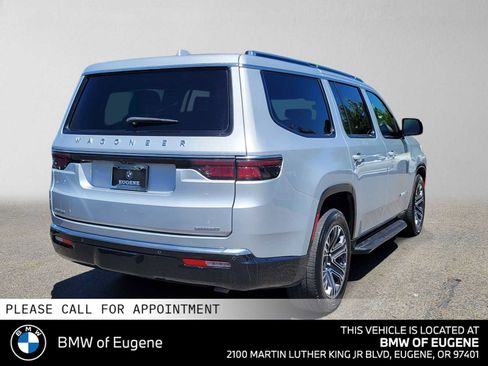 Used 2022 Jeep Wagoneer Series III AWD/4WD image 3
