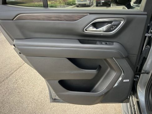 Used 2021 Chevrolet Tahoe LT w/ Luxury Package image 24