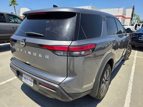 Used 2024 Nissan Pathfinder S FWD image 4
