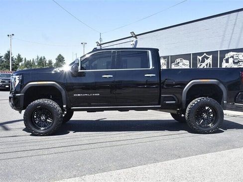 Used 2024 GMC Sierra 3500 Denali w/ Denali Reserve Package AWD/4WD image 2