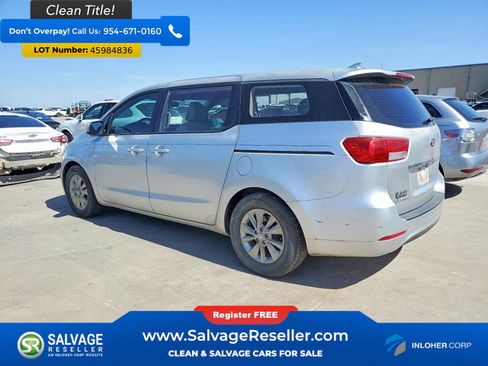 Used 2017 Kia Sedona L FWD image 3