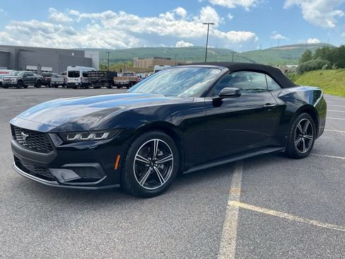 Used 2025 Ford Mustang Premium RWD image 26