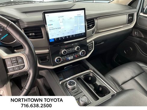 Used 2023 Ford Expedition XLT image 14