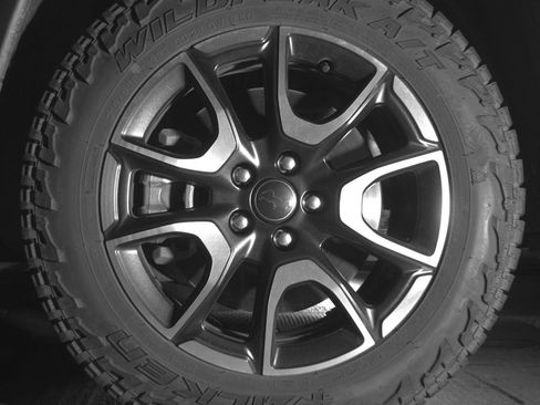 Used 2025 Jeep Compass Trailhawk AWD/4WD image 12