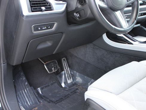 Used 2025 BMW X7 xDrive40i w/ M Sport Package AWD/4WD image 55