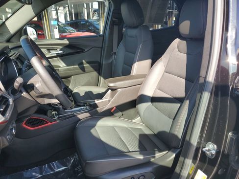 Used 2022 Chevrolet TrailBlazer RS w/ Technology Package image 17