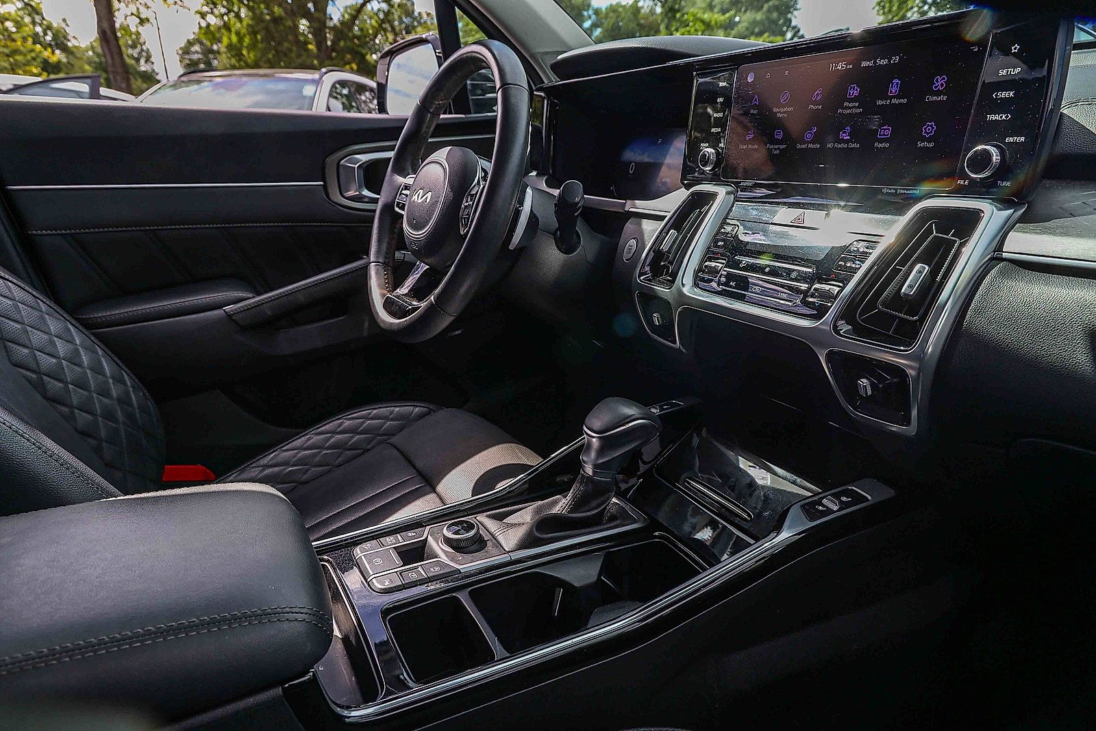 Certified 2023 Kia Sorento SX AWD/4WD image 25