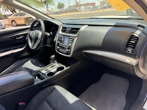 Used 2018 Nissan Altima 2.5 SV FWD image 33