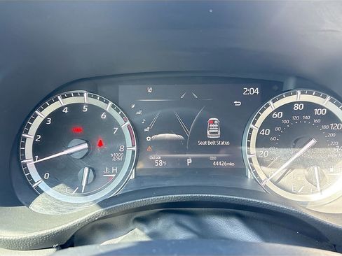 Used 2022 Toyota Highlander XLE AWD/4WD image 12