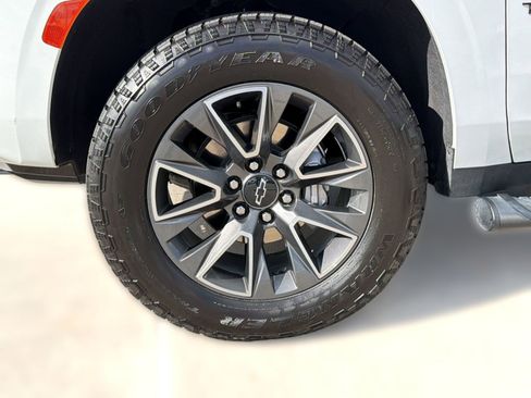 Used 2023 Chevrolet Tahoe Z71 w/ Luxury Package image 11