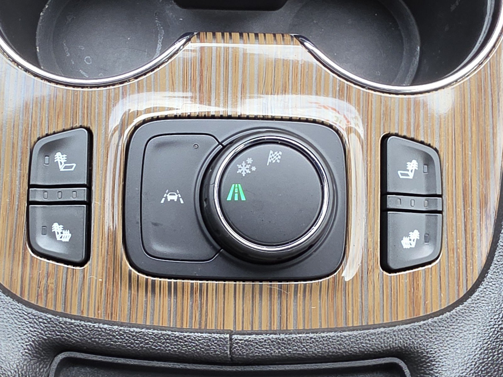 Used 2023 GMC Acadia SLE w/ Driver Convenience Package FWD image 33