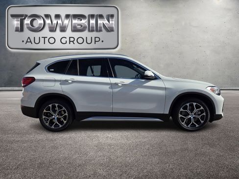 Used 2021 BMW X1 xDrive28i w/ Premium Package image 3