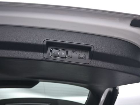 Certified 2021 Ford Explorer XLT w/ Equipment Group 202A RWD image 20