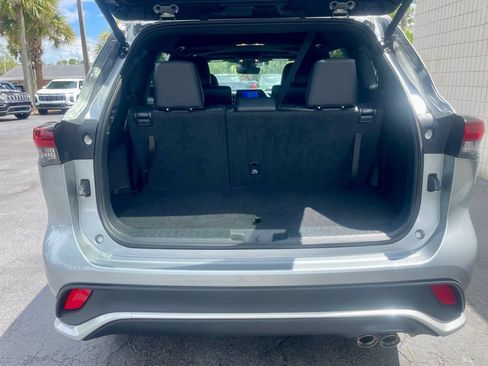 Used 2025 Toyota Highlander XSE AWD/4WD image 5