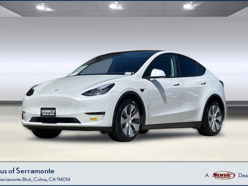 Used 2022 Tesla Model Y Long Range AWD/4WD image 1