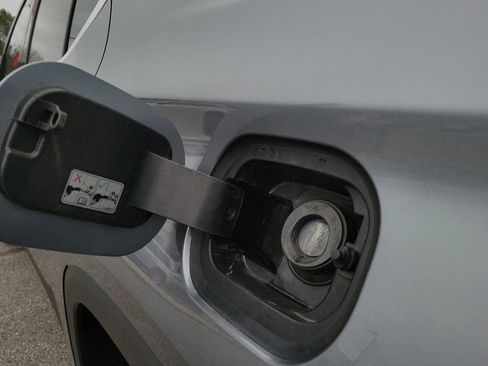 Used 2021 Chevrolet Traverse LS w/ LPO, Blackout Package image 29