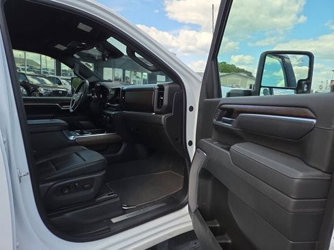 Used 2025 Chevrolet Silverado 3500 High Country w/ Technology Package AWD/4WD image 14