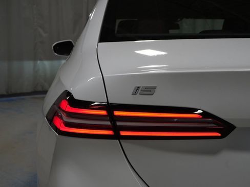 Used 2026 BMW i5 eDrive40 AWD/4WD image 34