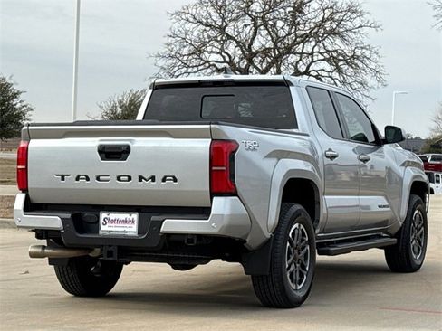 Used 2024 Toyota Tacoma TRD Sport w/ TRD Sport Upgrade Package image 8