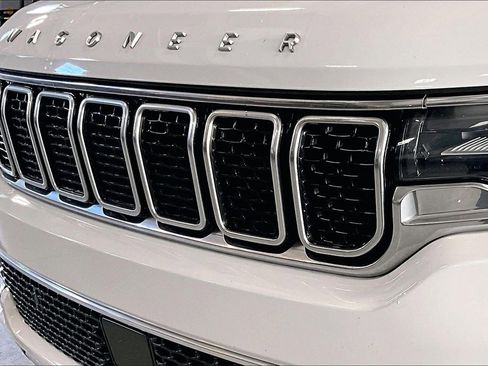 Used 2024 Jeep Wagoneer L Series II w/ Flexible Seating Group image 30