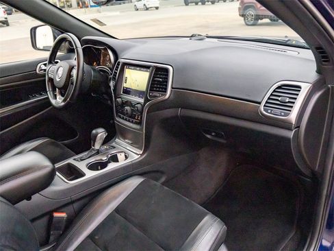 Used 2018 Jeep Grand Cherokee Laredo image 19