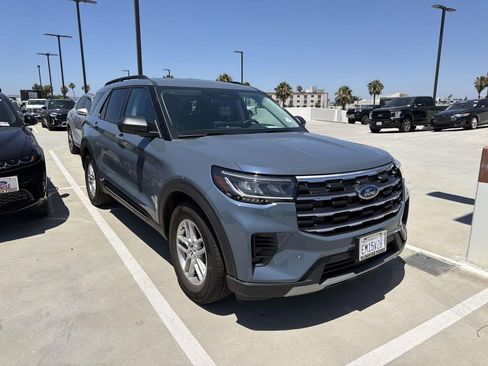 Used 2026 Ford Explorer Active RWD image 16
