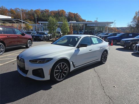 New 2025 BMW i4 xDrive40i image 8