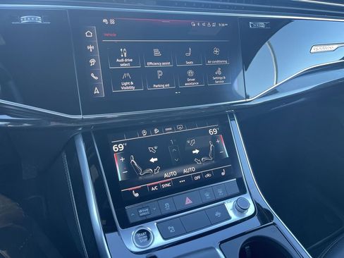 Used 2025 Audi Q7 3.0T Premium Plus image 26