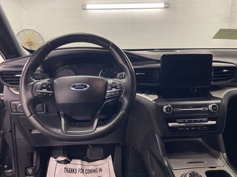 Used 2020 Ford Explorer XLT image 7