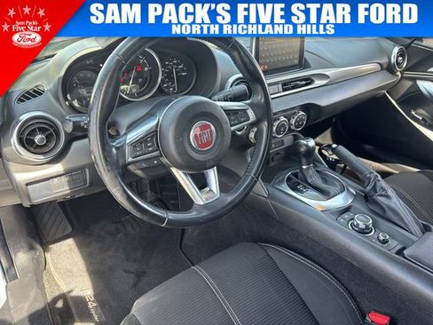 Used 2017 FIAT 124 Spider Classica image 12