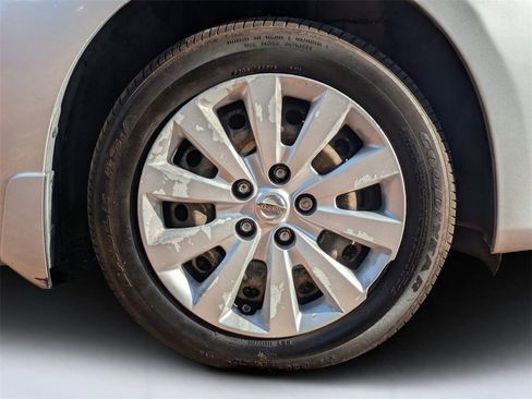 Used 2015 Nissan Sentra S image 10