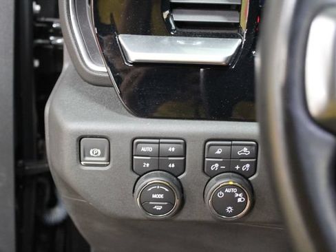 Used 2023 Chevrolet Silverado 1500 LT w/ Z71 Off-Road Package AWD/4WD image 15