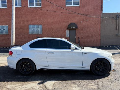 Used 2011 BMW 128i Coupe image 2