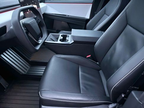 Used 2024 Tesla Cybertruck Cyberbeast image 10