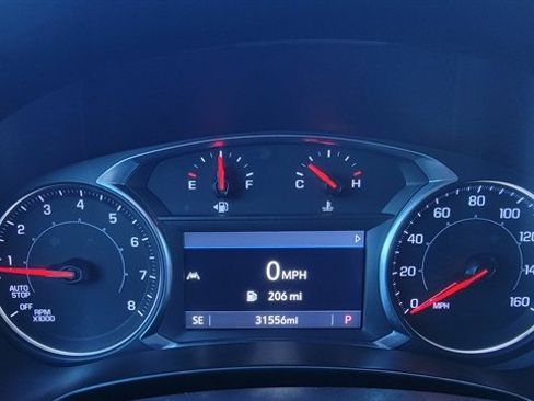 Used 2024 GMC Terrain SLT image 26