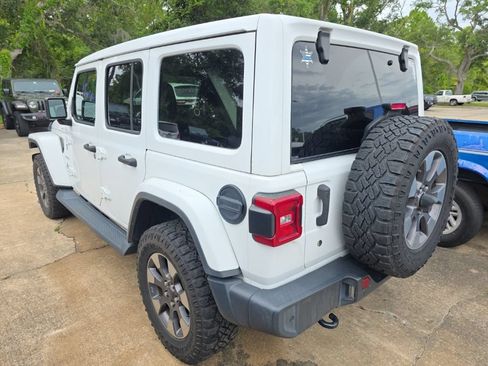 Used 2020 Jeep Wrangler Unlimited Sahara AWD/4WD image 2