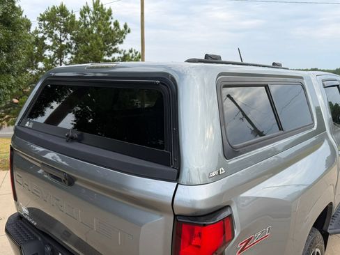 Used 2023 Chevrolet Colorado Z71 w/ Z71 Convenience Package 2 AWD/4WD image 10