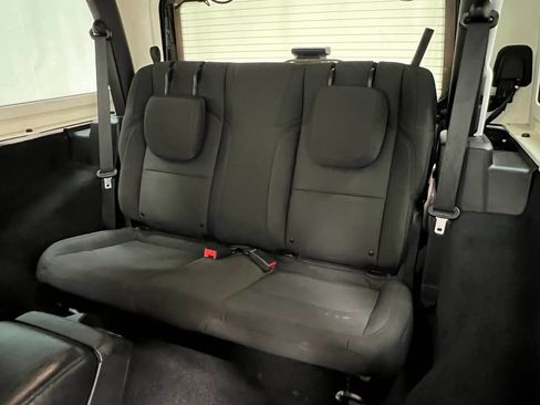 Used 2020 Jeep Wrangler Sport AWD/4WD image 30