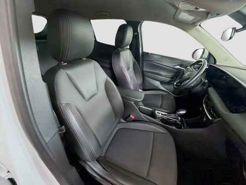 Used 2025 Buick Encore GX Preferred FWD image 30