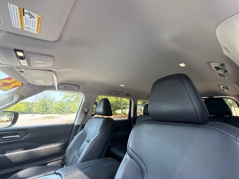 Used 2025 Nissan Armada SV AWD/4WD image 17