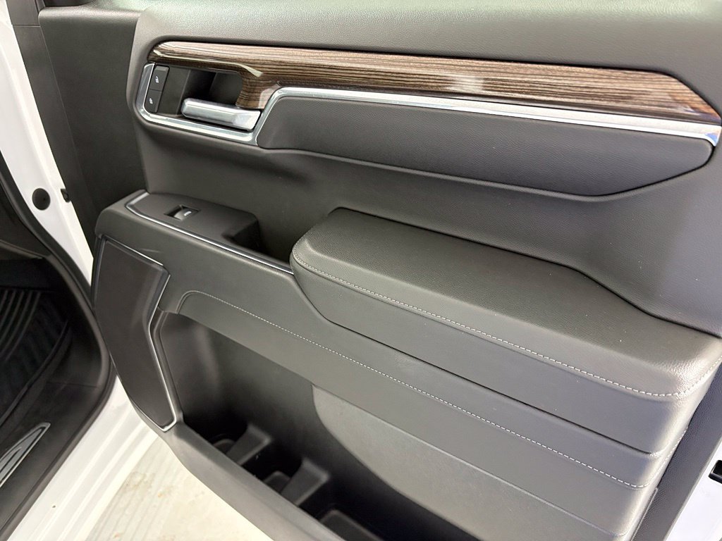 Used 2023 Chevrolet Silverado 1500 LT AWD/4WD image 41