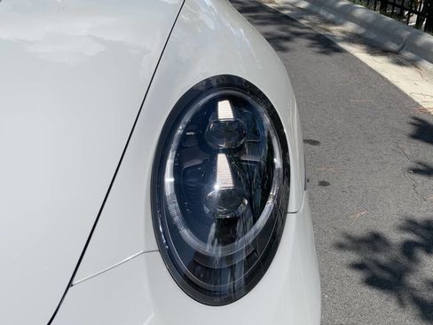 Used 2018 Porsche 911 GT3 RWD image 18
