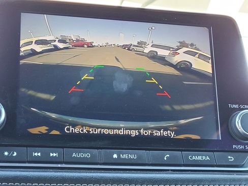 Used 2023 Nissan Rogue SV image 16