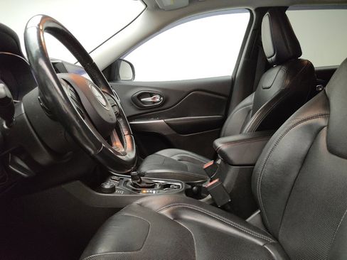 Used 2019 Jeep Cherokee Limited image 17