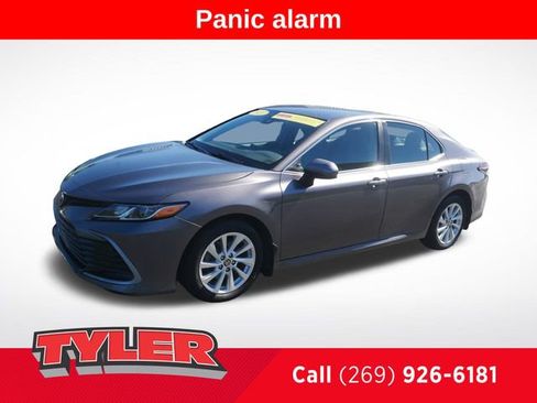 Used 2021 Toyota Camry LE FWD image 3