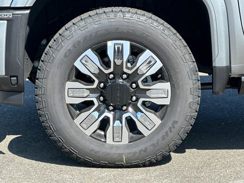 New 2025 GMC Sierra 2500 Denali w/ Denali Reserve Package image 26