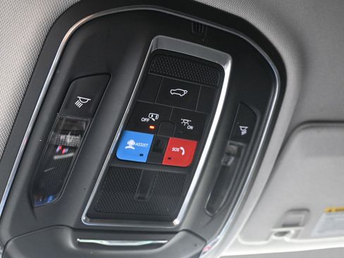 Used 2023 Jeep Grand Cherokee Limited w/ Luxury Tech Group II AWD/4WD image 28