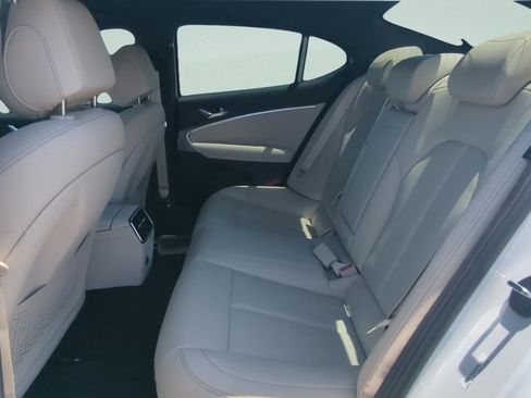 New 2026 Genesis G70 2.5T RWD image 9